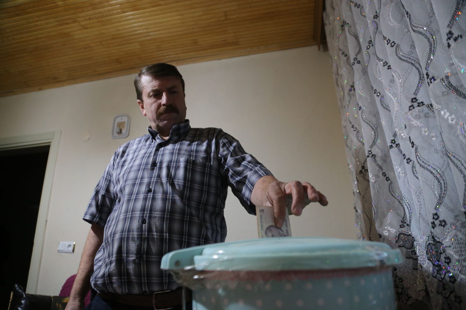 Sigarayı bıraktı, 3 yılda 10 bin lirayı aşkın para biriktirdi