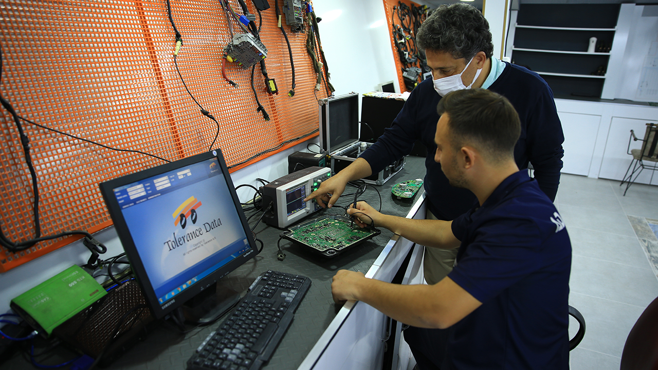 Türk mühendisler geliştirdi! Araçlardaki arızayı anında tespit ediyor