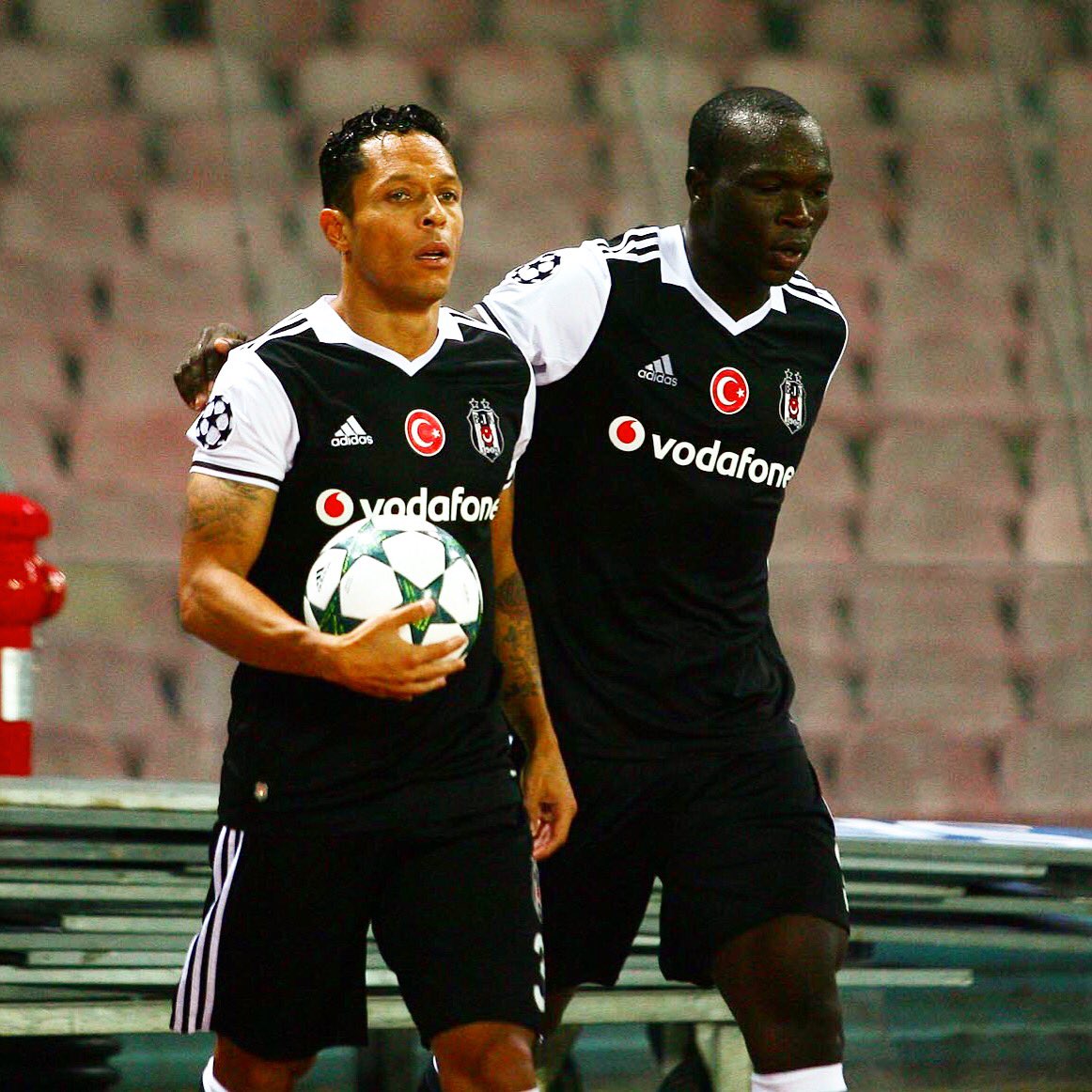 Beşiktaş, Napoli'yi yıktı geçti!