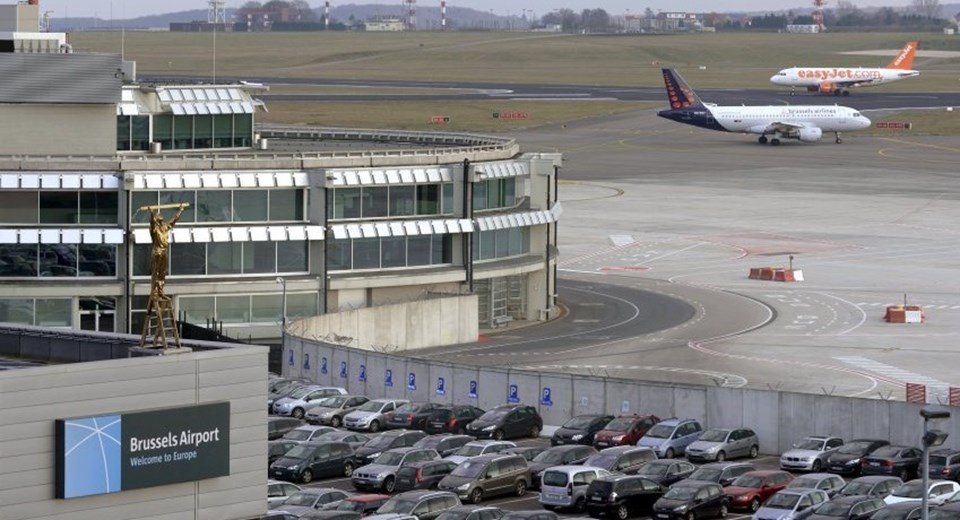 Brüksel Havaalanı'nda iki patlama (Brüksel havalimanı patlama, ölü yaralı sayısı) Brüksel Havaalanı'nda iki patlama (Brüksel havalimanı patlama, ölü yaralı sayısı)
