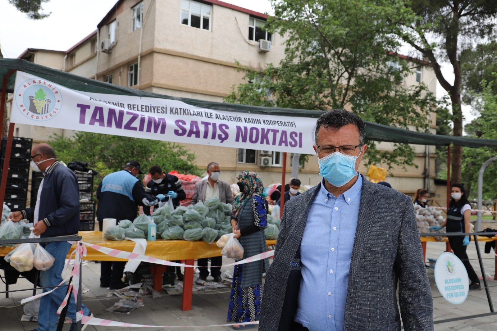 Tanzim satışına büyük ilgi! 50 ton sebze ve meyve piyasanın yarı fiyatına satıldı