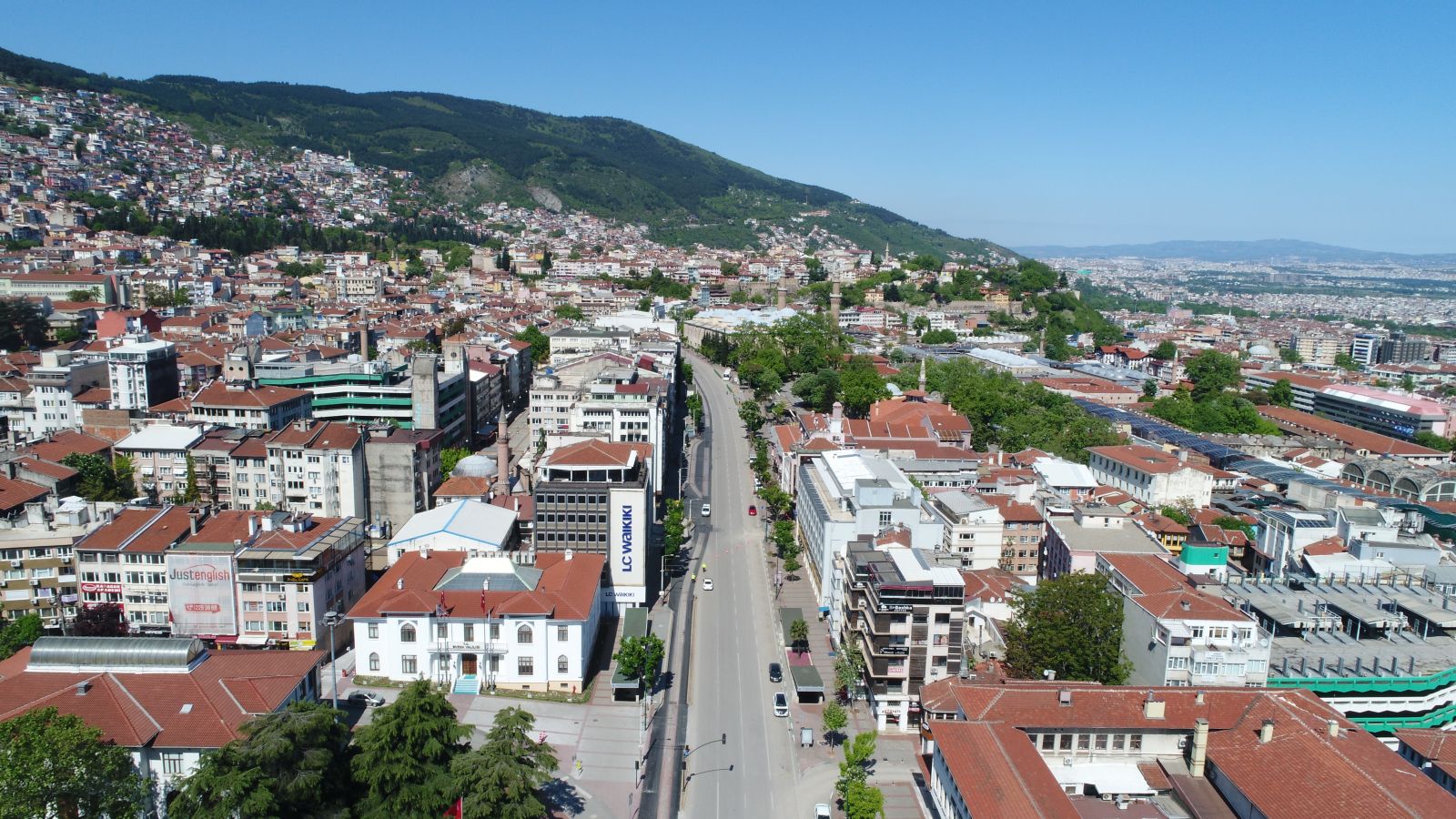 Bursa'nın meydanlarında yeniden sessizlik hakim