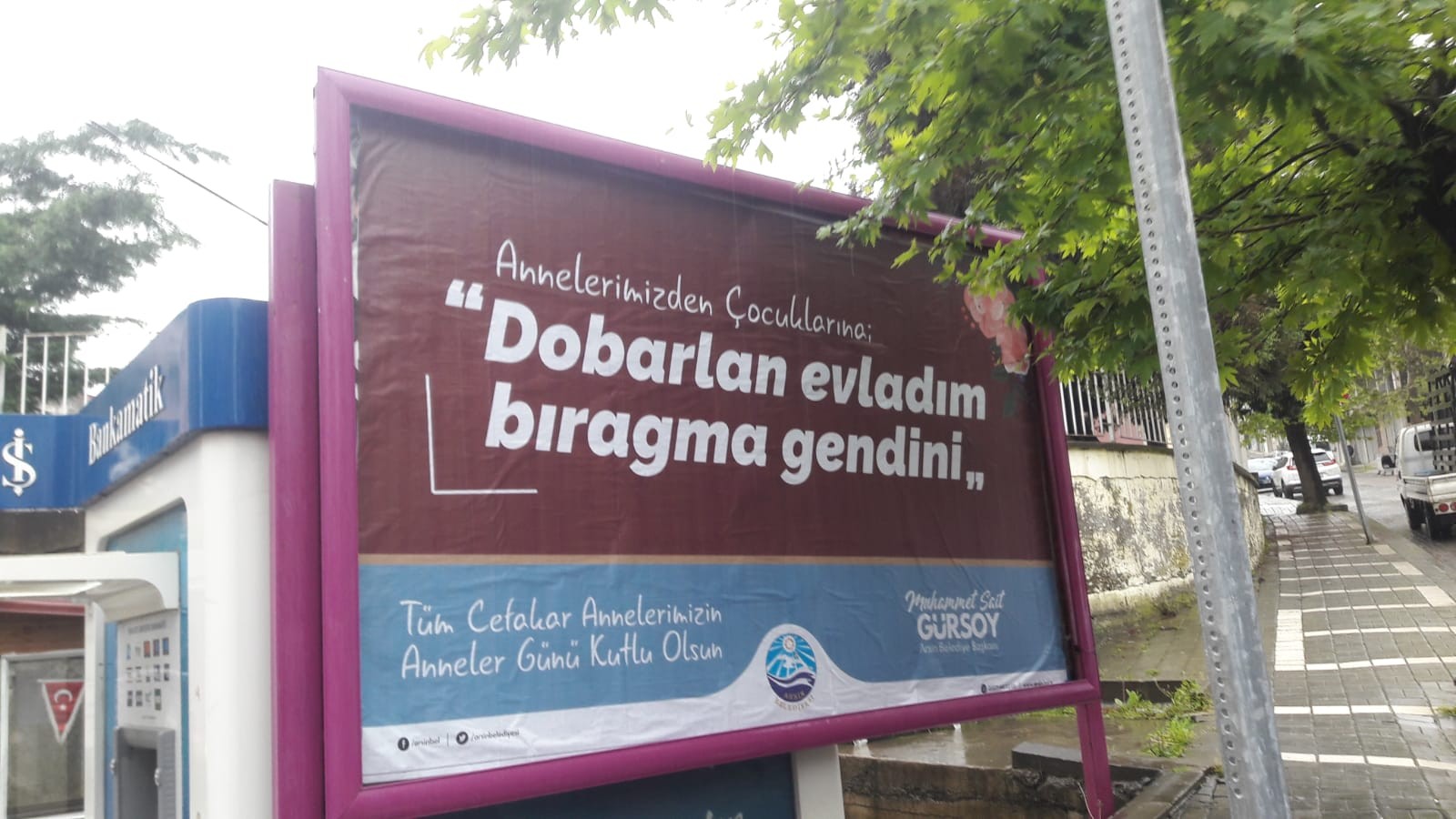 Trabzon’da bilboardlara dikkat çeken Anneler Günü mesajları