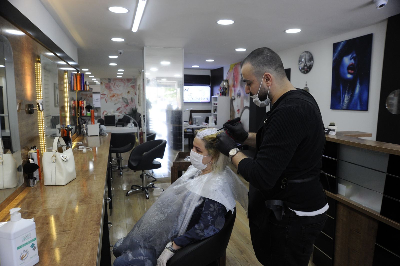 Berber ve kuaförlerde fiyatlar yüzde 40 arttı