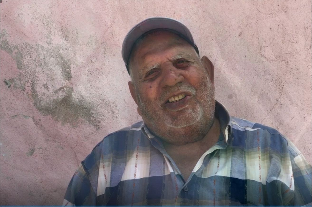 4 saatlik izinde ayakkabı boyamaya çıktı, sosyal medyada gündem oldu