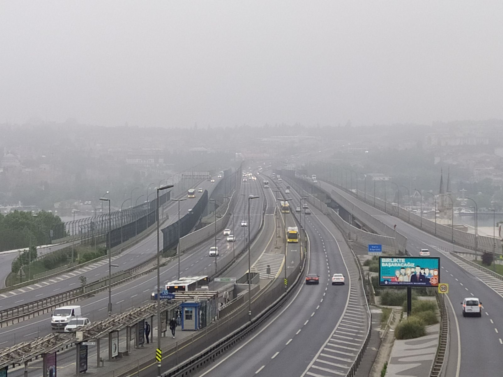 İstanbullular güne sisle uyandı