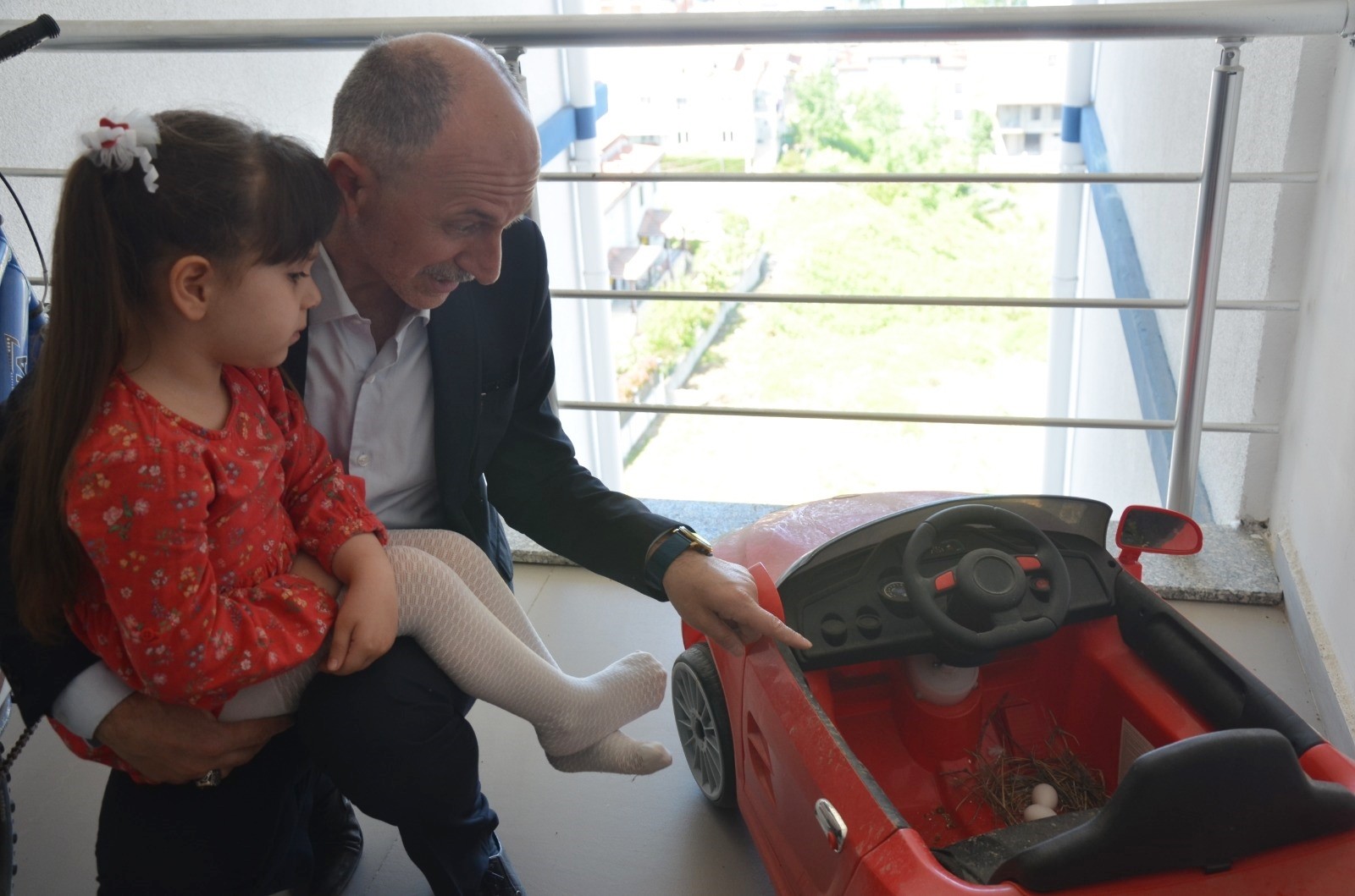 Sokağa çıkmamak için öyle bir nedeni var ki