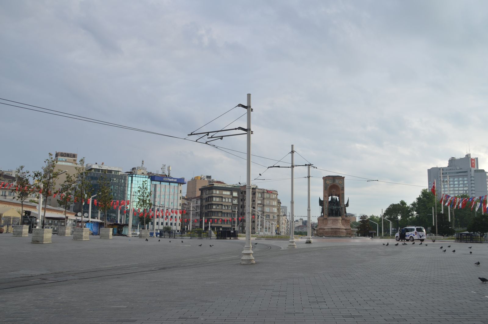 4 günlük kısıtlamanın ilk gününde İstanbul boş kaldı