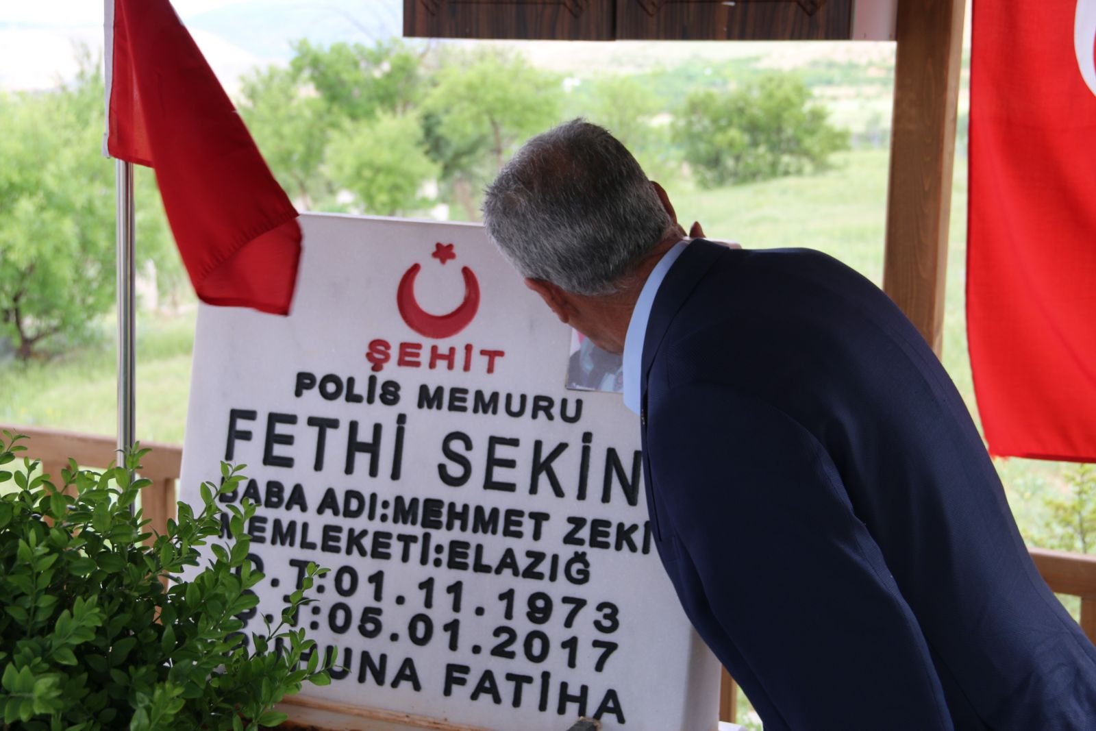 Kahraman şehit Sekin'in babası 7 bayramdır önce oğlunun kabrine gidiyor