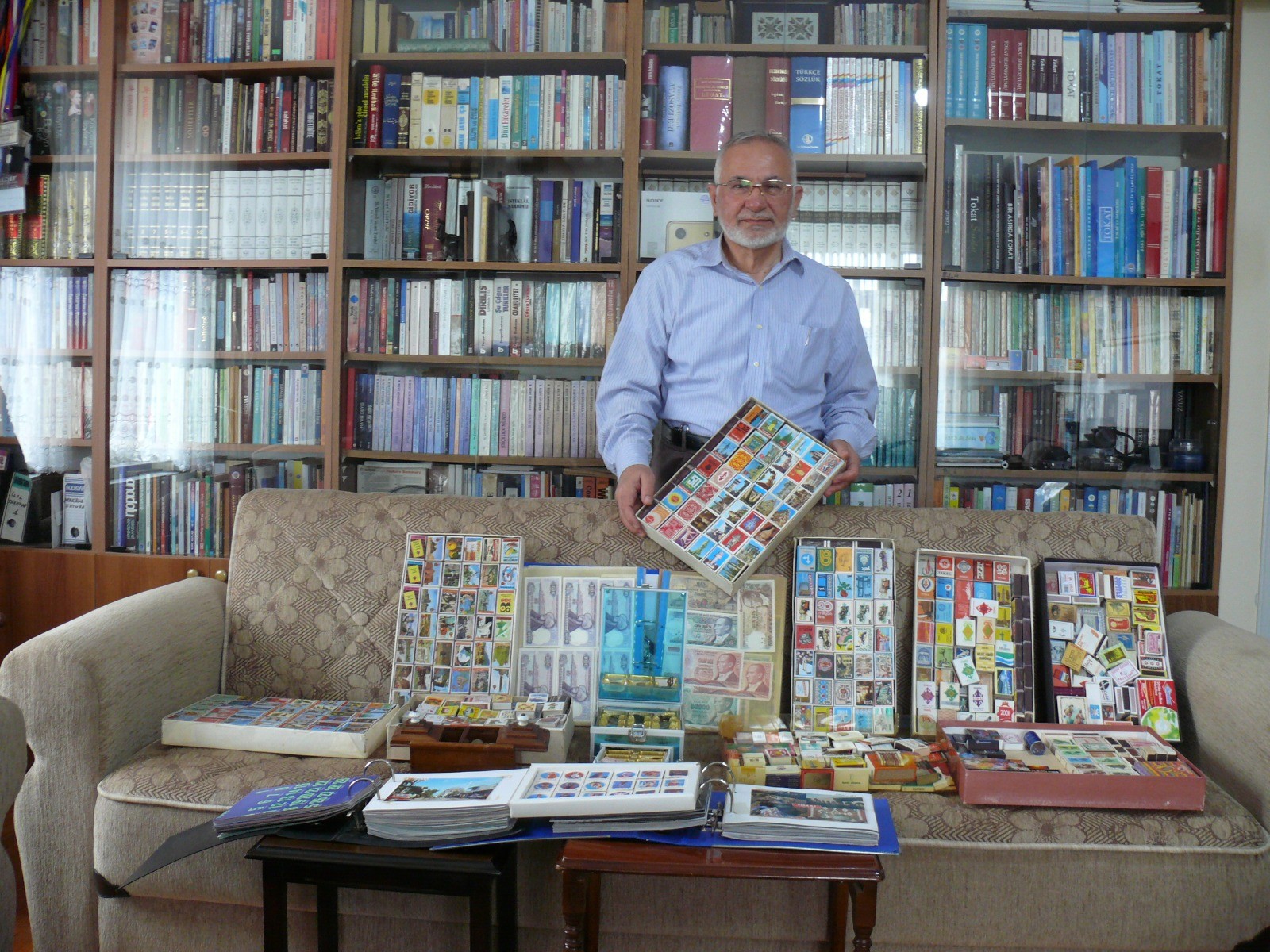 Şairin 57 yıl önce başlayan merakı, dev bir koleksiyona döndü