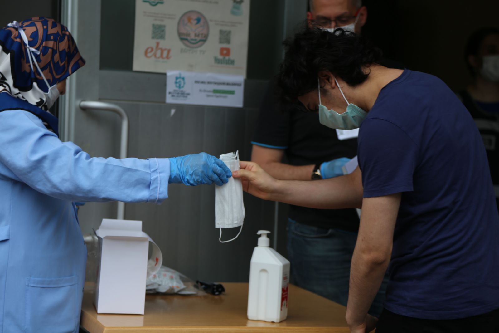 Giriş belgesini unutan öğrenci sınava son anda yetişti