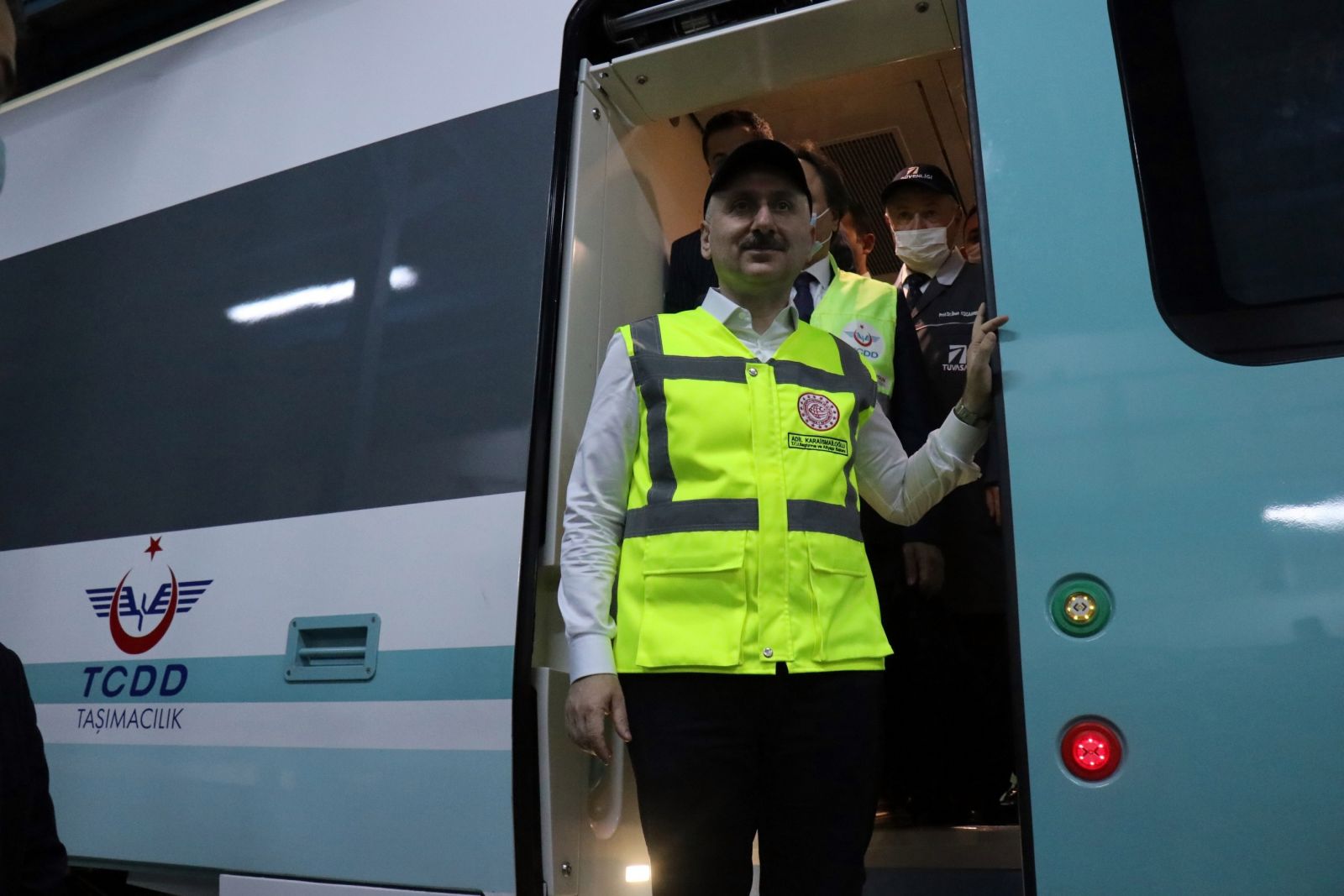 Bakan Karaismailoğlu, milli tren için tarih verdi