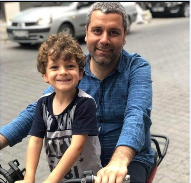 Denizde boğulan baba ile oğlun cenazesi gözyaşları içerisinde alındı