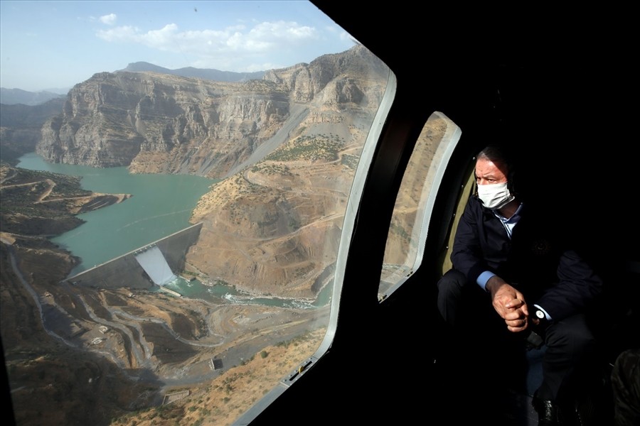 Bakan Akar ve komutanlardan yoğun mesai