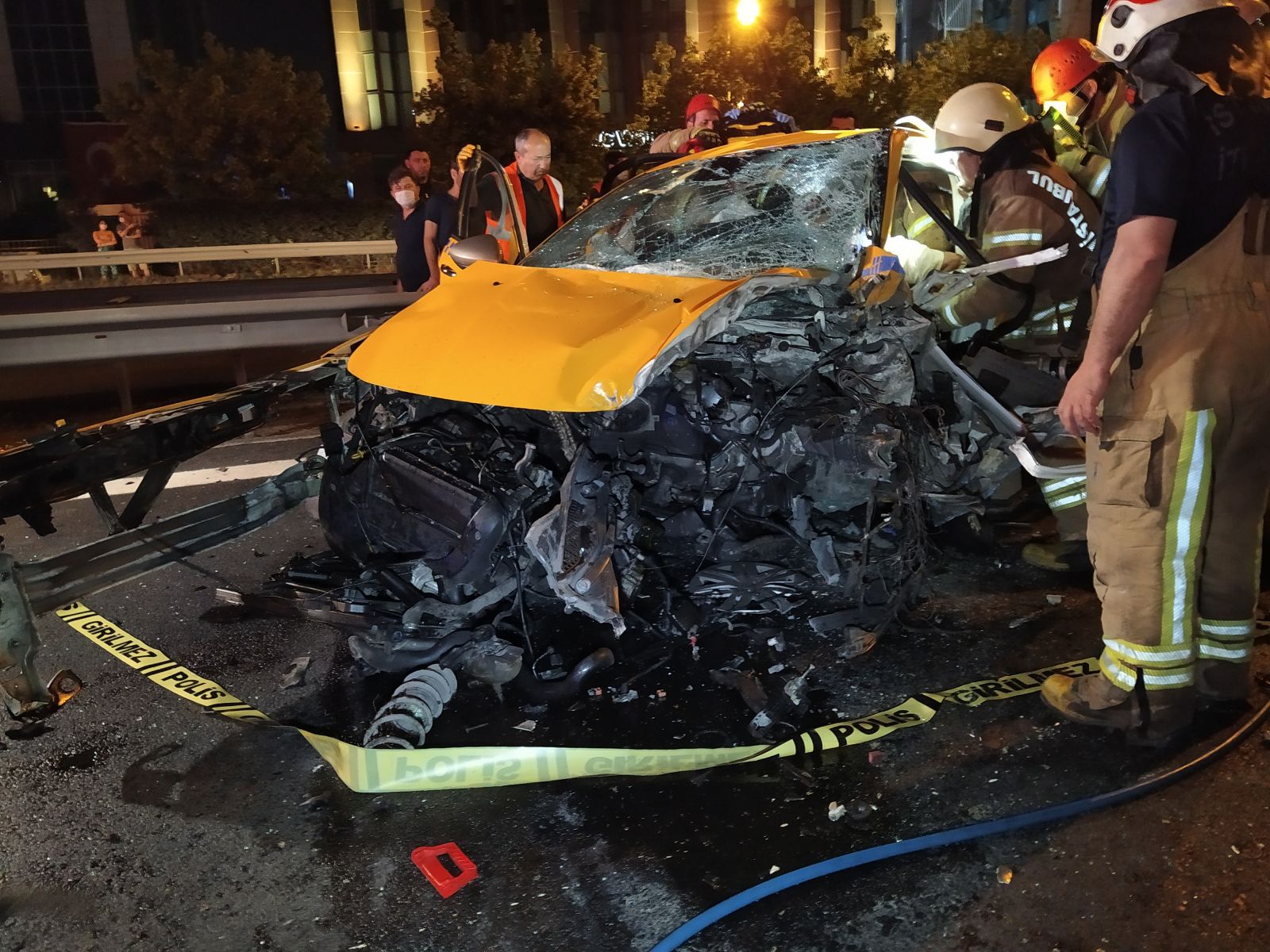 Küçükçemece Basın Ekspres’te feci kaza: 1 ölü, 2 yaralı