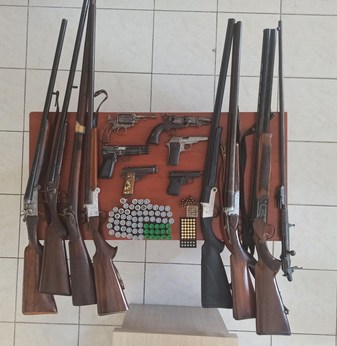 Evlerinden cephanelik çıktı, 