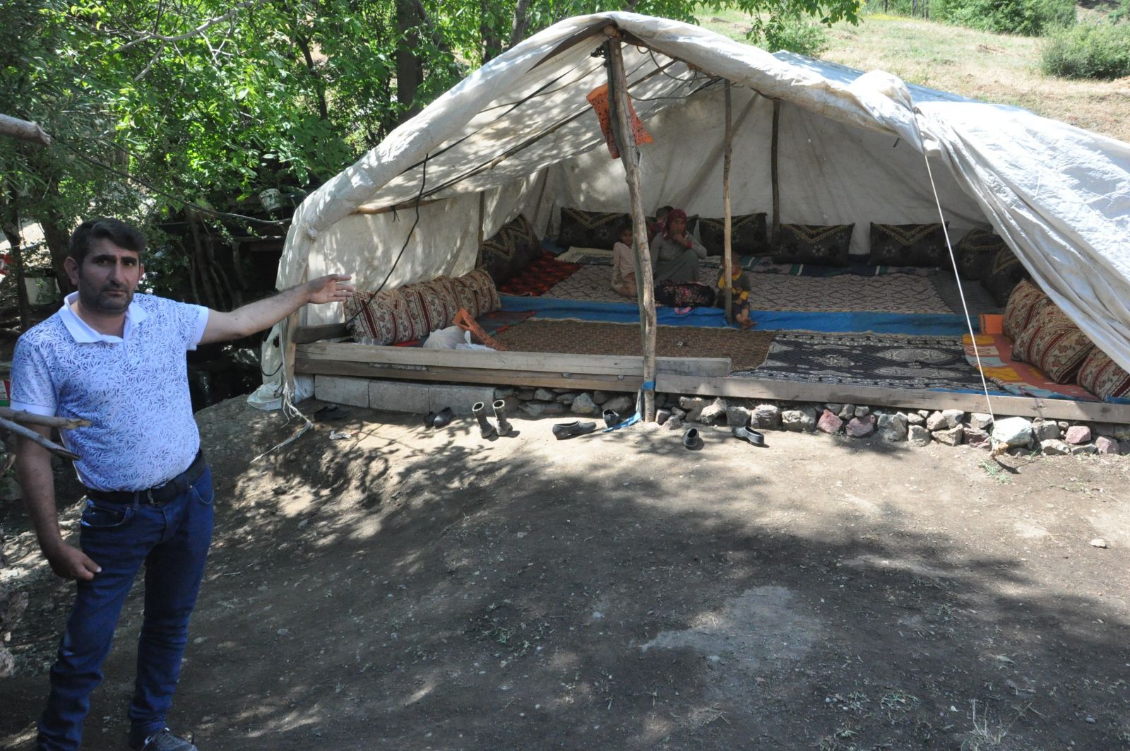 11 kişilik ailenin çadırda yaşam mücadelesi