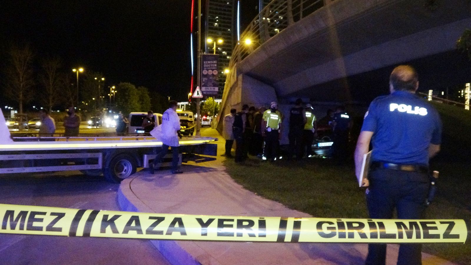 Kartal sahil yolunda feci kaza: 2 ölü, 2 yaralı