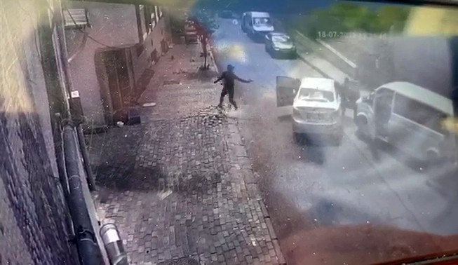 Bağcılar'da narkotim ekibine yönelik silahlı saldırı: 1 polisimiz şehit