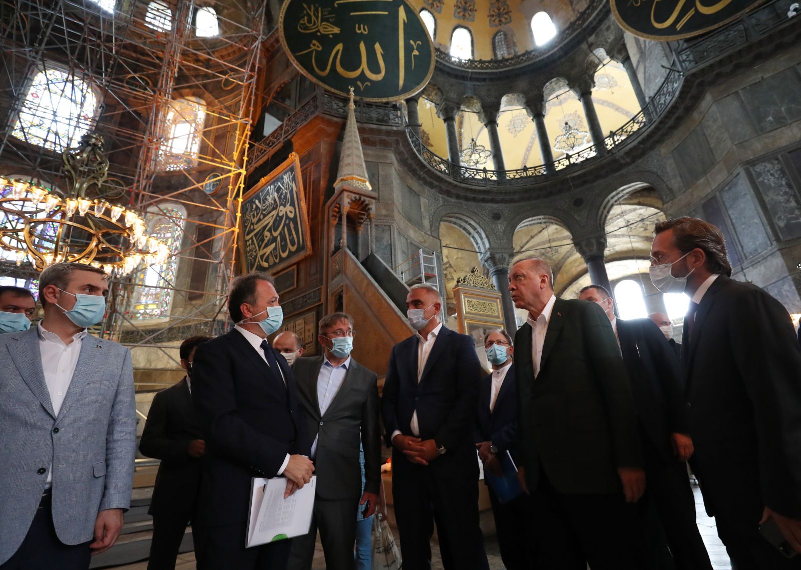 Cumhurbaşkanı Erdoğan Ayasofya Camisi'nde incelemelerde bulundu