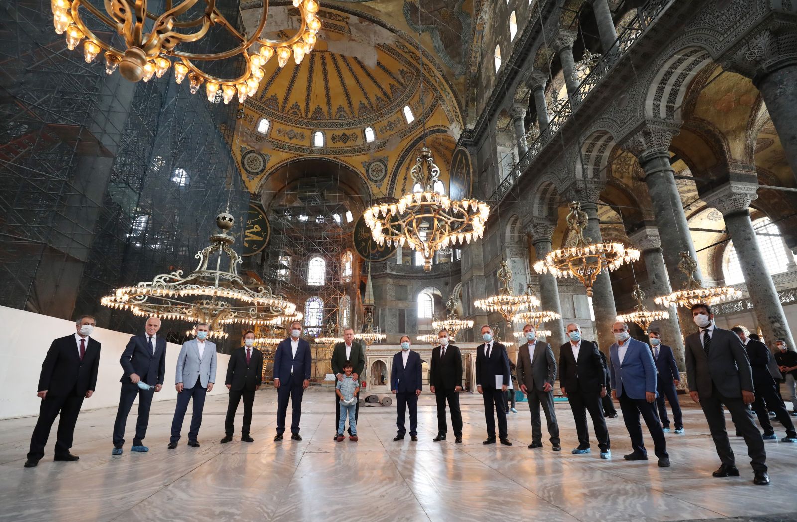 Cumhurbaşkanı Erdoğan Ayasofya Camisi'nde incelemelerde bulundu