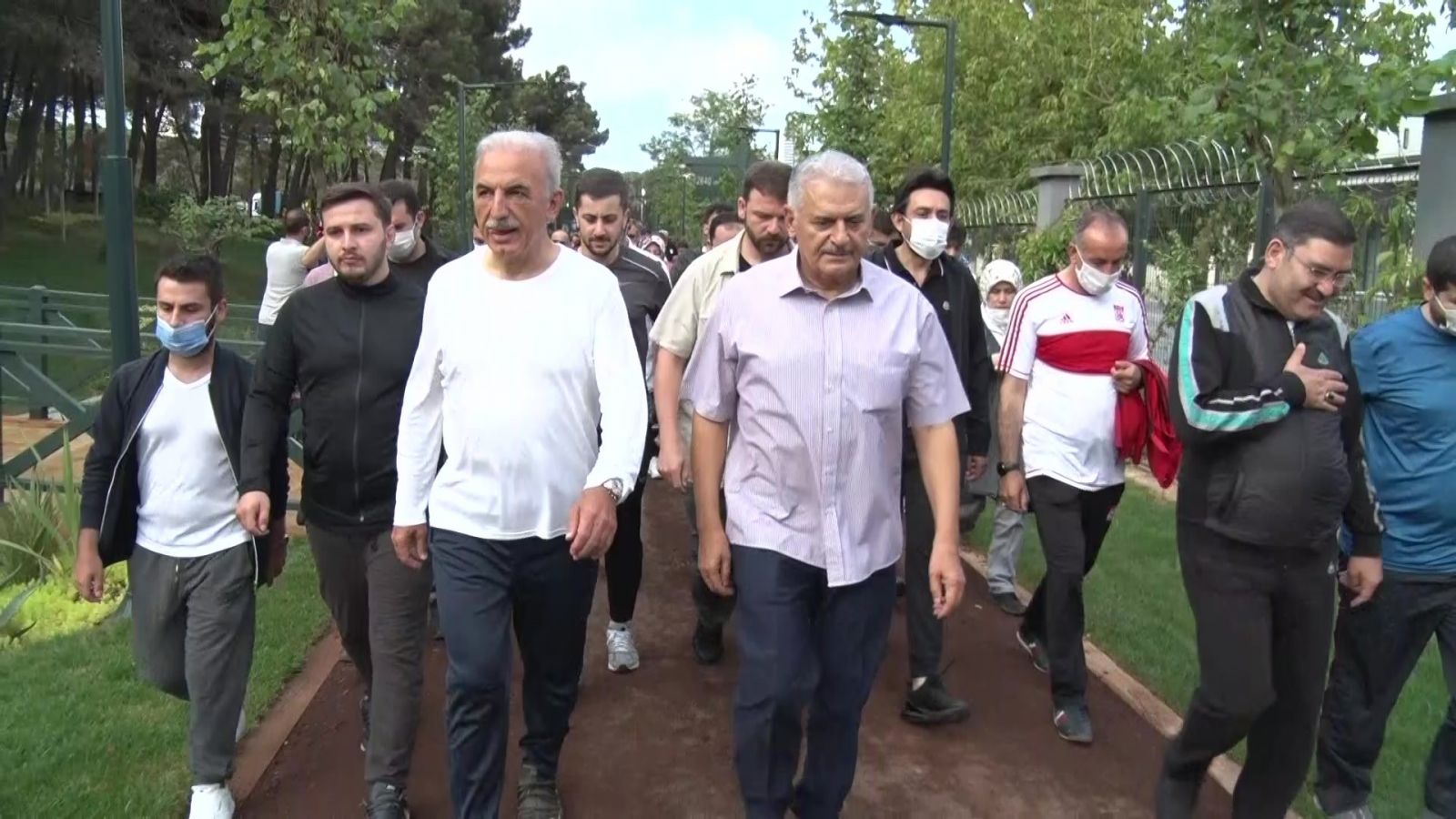 Binali Yıldırım: Ayasofya fethin sembolü ve Fatih'in kılıç hakkıdır