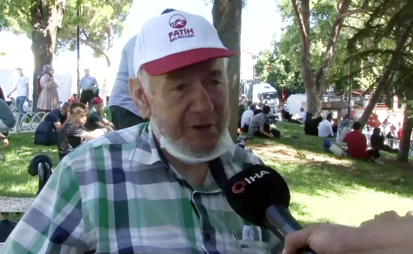 82 yaşında 736 kilometre yolu Ayasofya için geldi 82 yaşında 736 kilometre yolu Ayasofya için geldi