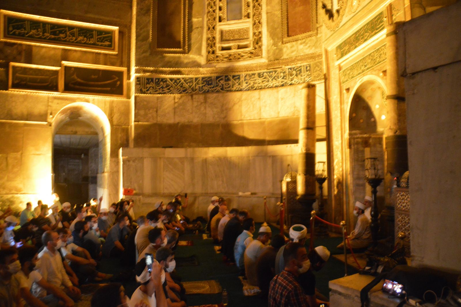 Ayasofya-i Kebir Şerif-i'de ilk sabah namazı kılındı