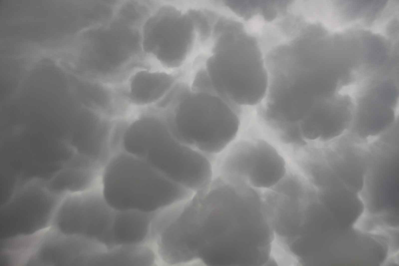 Erzurum'da bulutlar etkileyici görüntüler oluşturdu