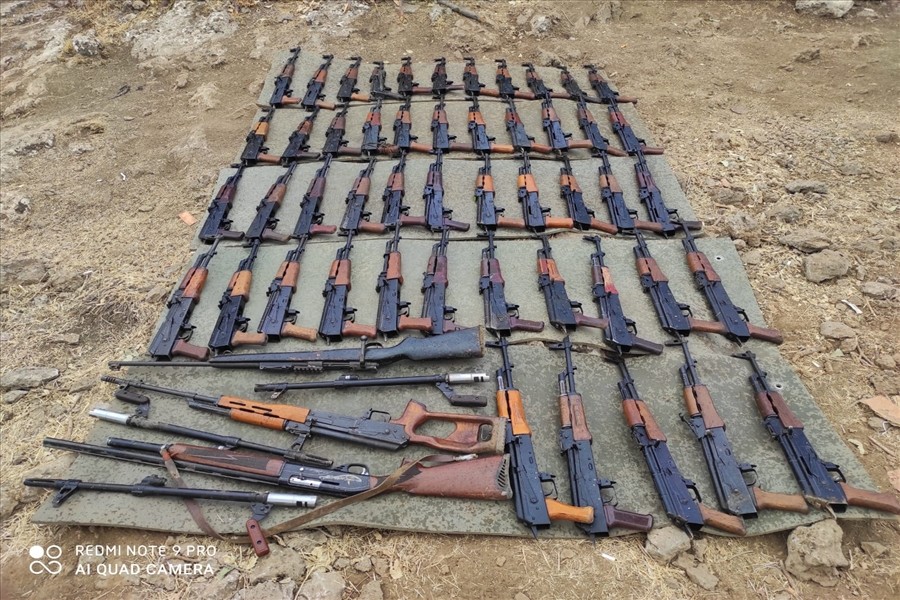 Pençe-Kaplan Operasyonu'nda PKK'ya ait çok sayıda silah ve mühimmat ele geçirildi