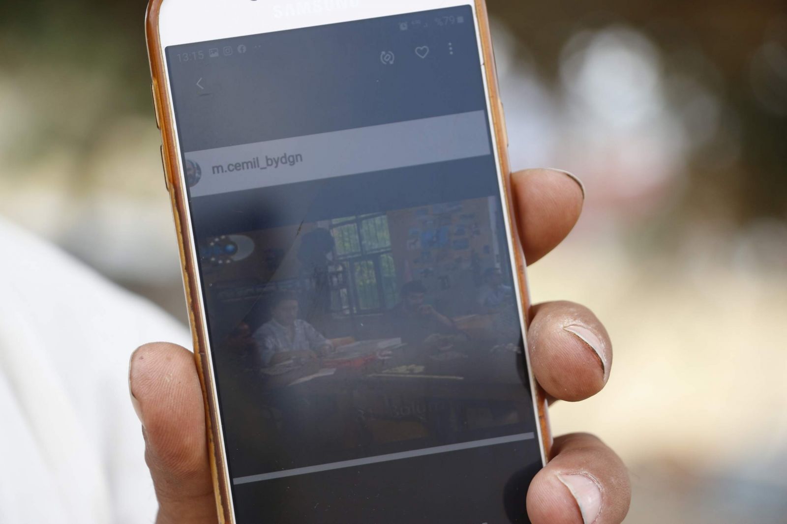 Çocukluk hayalini gerçekleştirdi, köyüne dönüp arıcılık yapmaya başladı