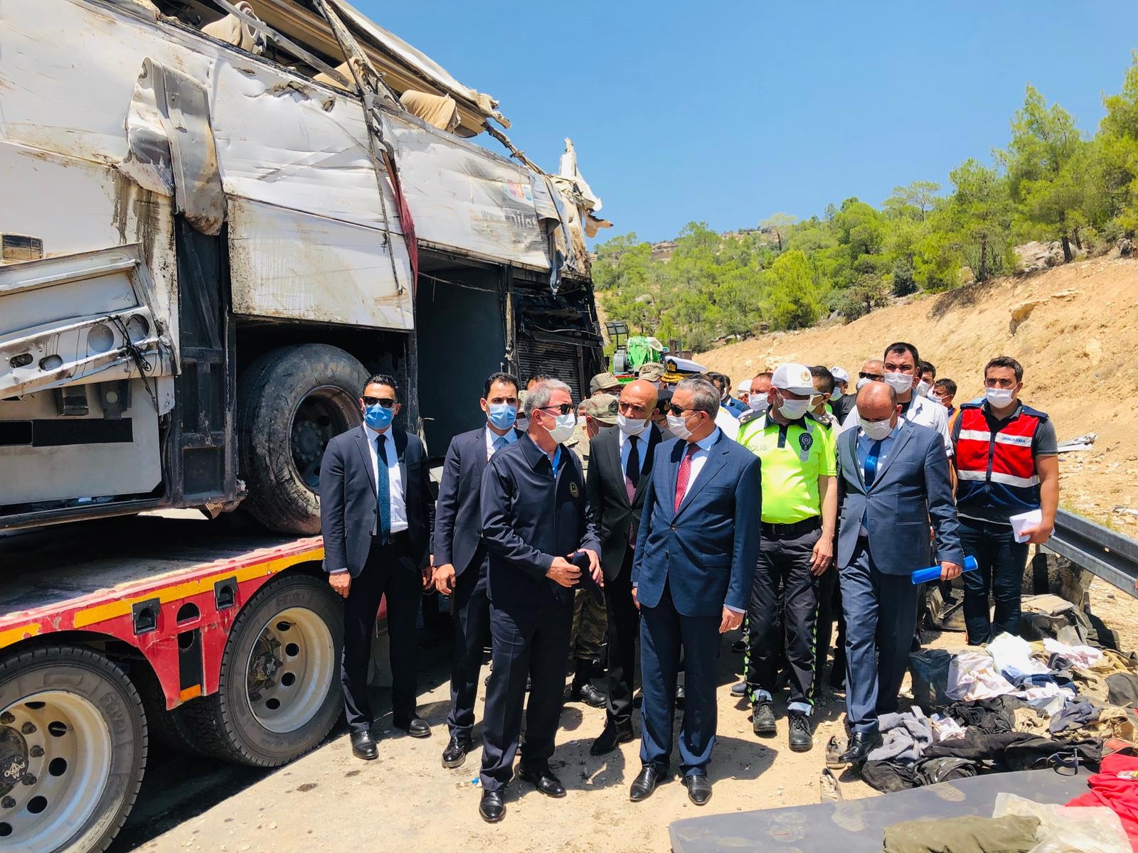 Bakan Akar: Devrilen araçta teknik arıza tespit edildi