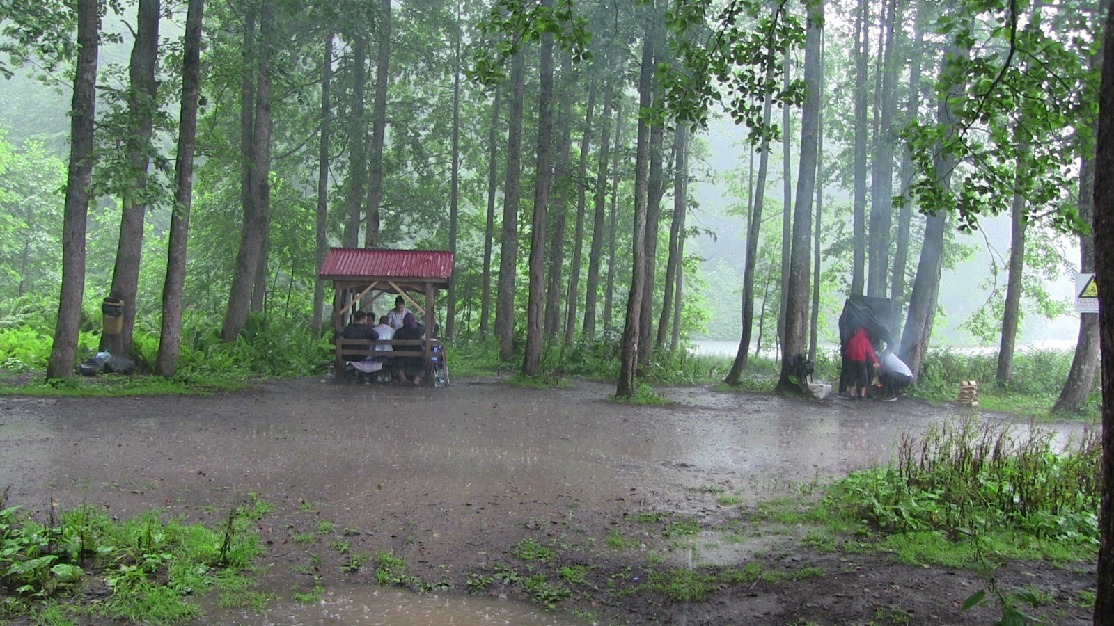 Bayramda tatilcilere sağanak yağış sürprizi