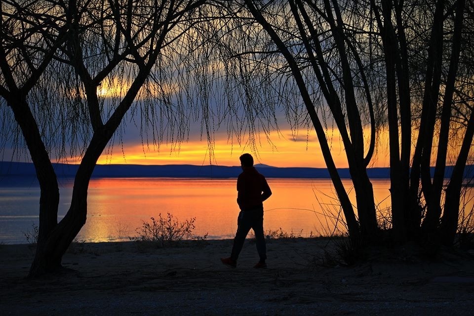 Sıcak hava koronavirüsü unutturdu