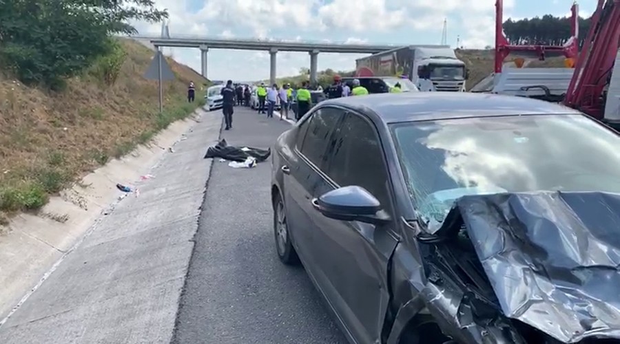 Kuzey Marmara Otoyolu'nda kaza: 1 ölü, 2’si çocuk 4 yaralı Kuzey Marmara Otoyolu'nda kaza: 1 ölü, 2’si çocuk 4 yaralı