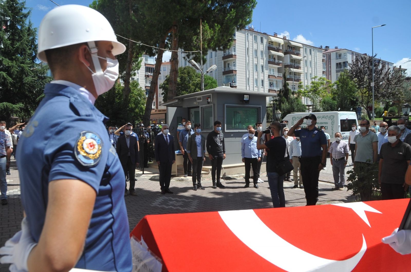 Kansere yenik düşen polis memuruna son görev Kansere yenik düşen polis memuruna son görev