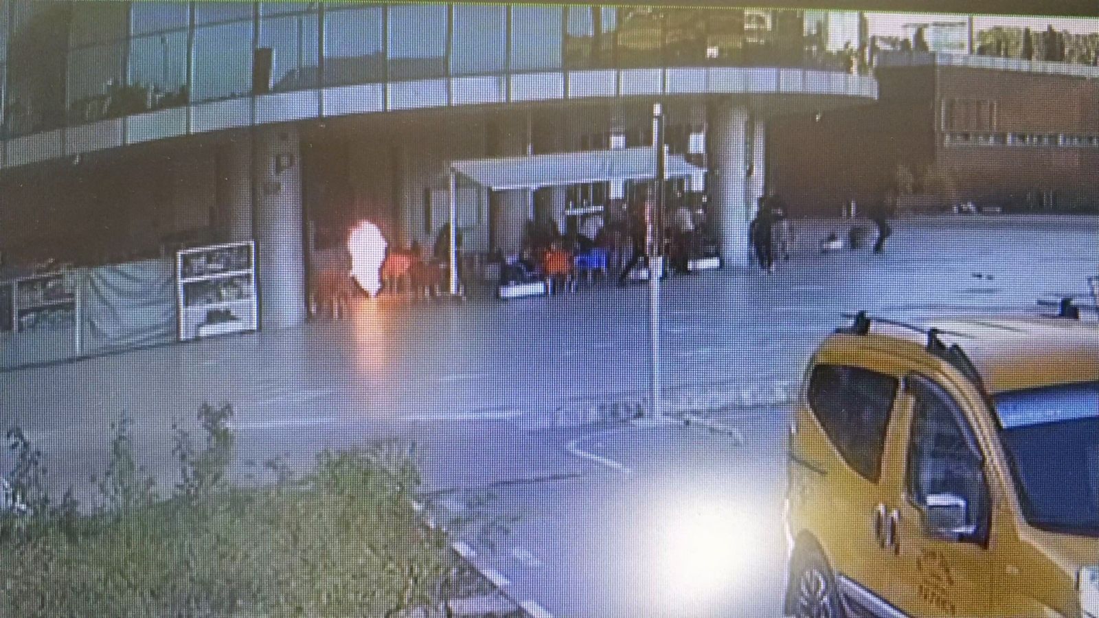 Akrabasını ihbar etti, pişman olup kendini yaktı