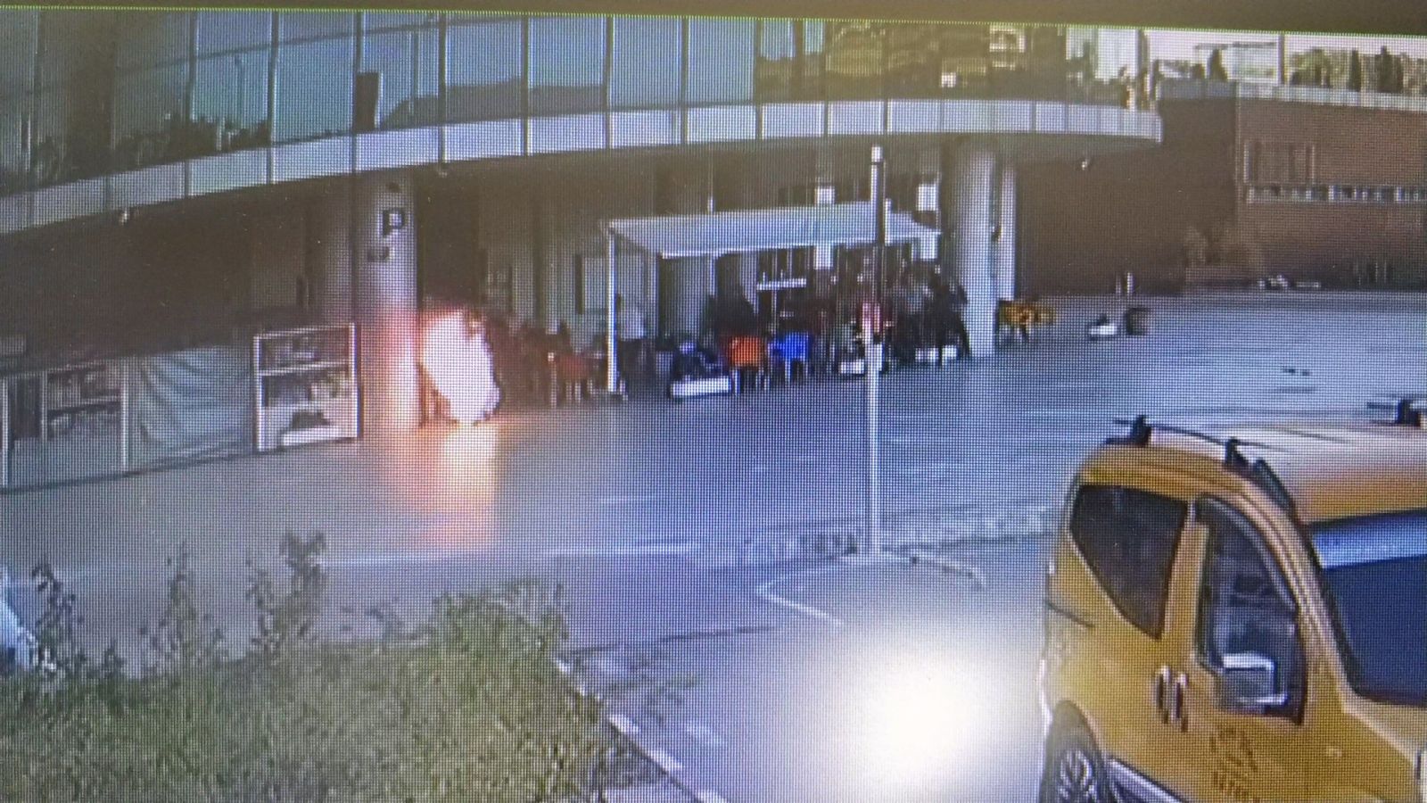 Akrabasını ihbar etti, pişman olup kendini yaktı