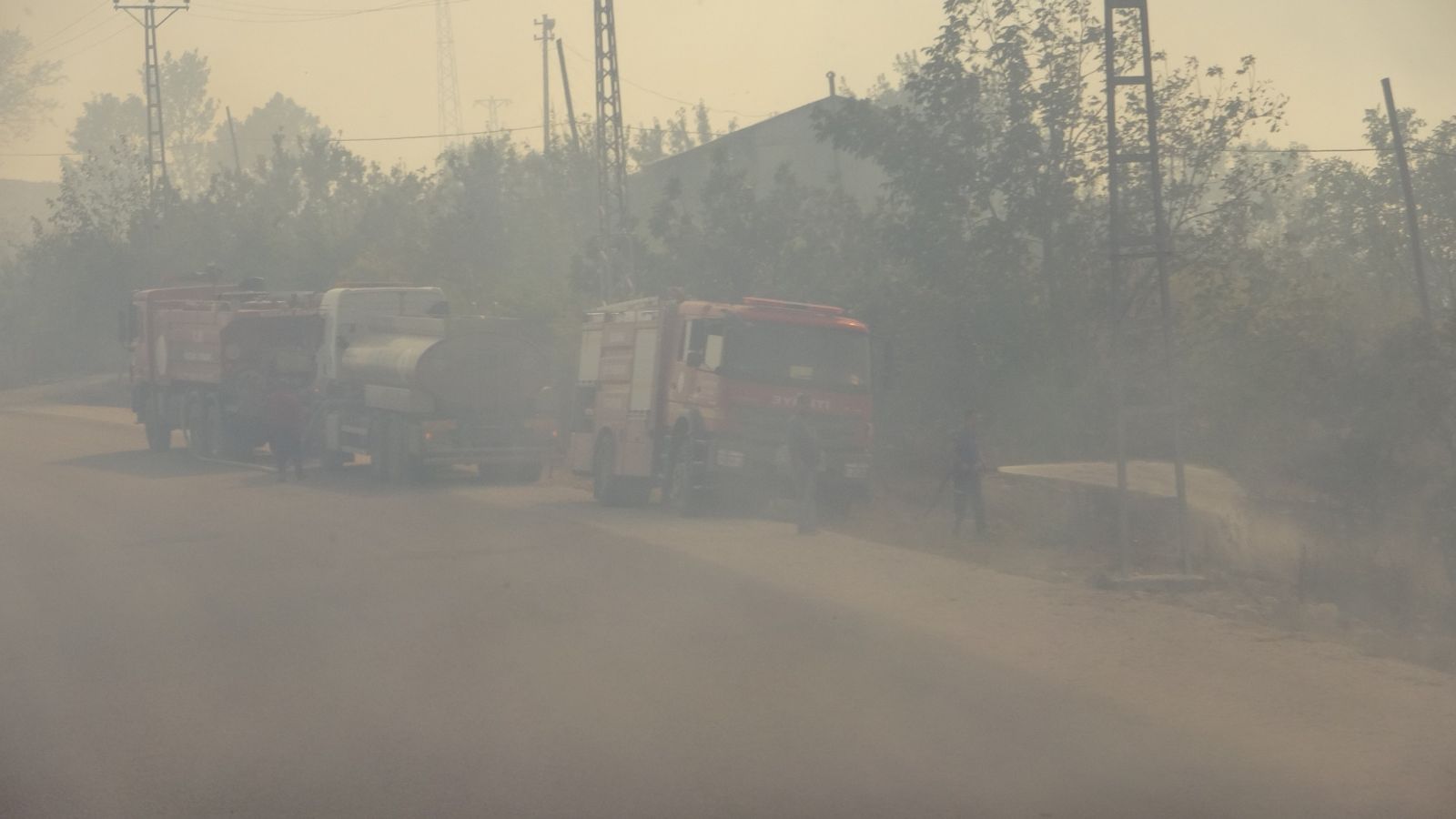 Adana'da çıkan orman yangını hızla büyüdü! Köyler boşaltılıyor