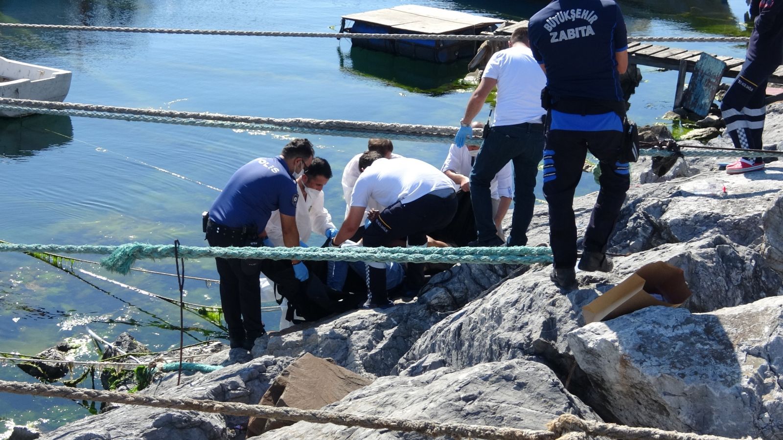 Pendik sahilde esrarengiz cansız beden Pendik sahilde esrarengiz cansız beden