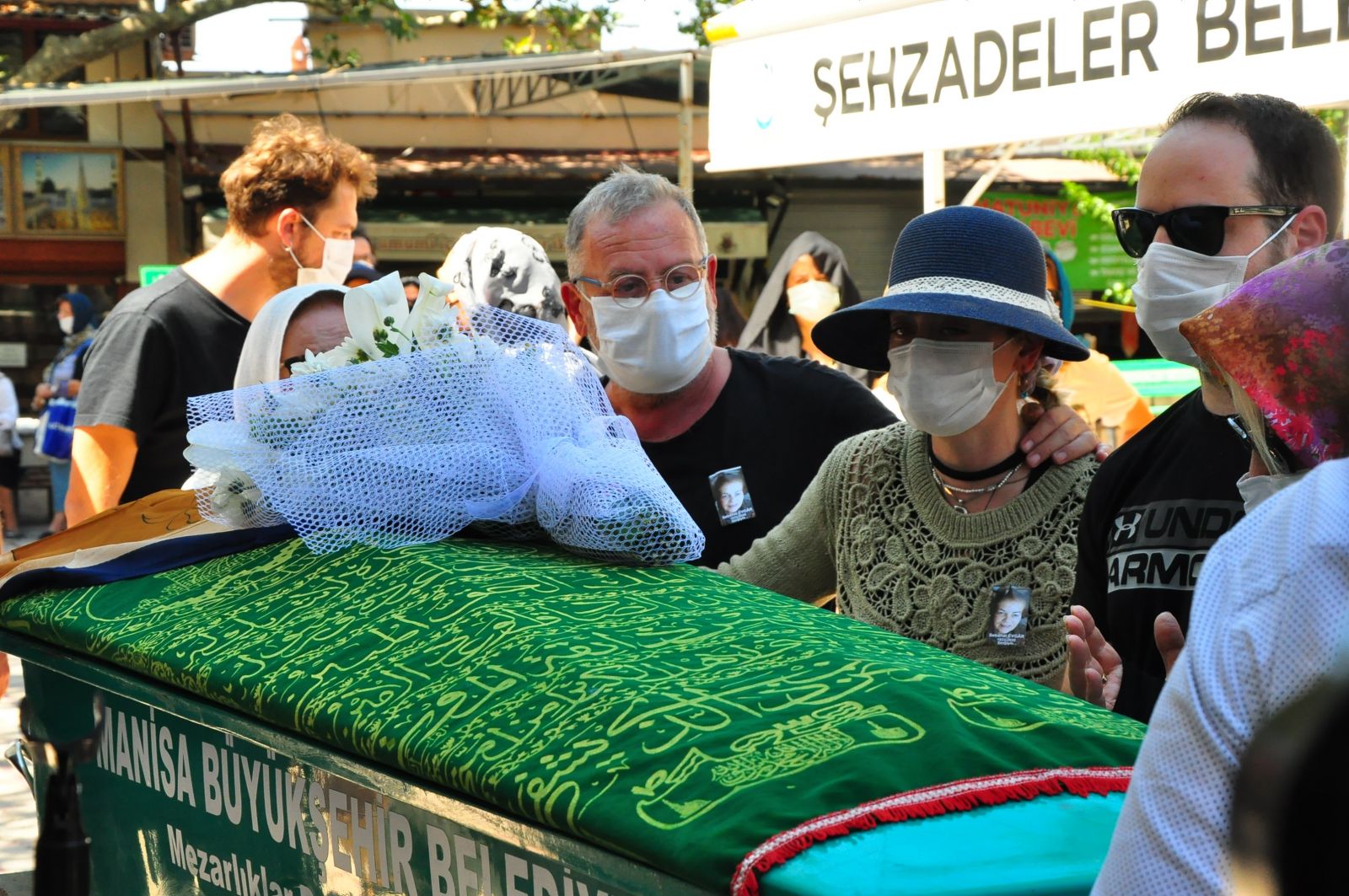 Ünlü oyuncu Demet Evgar'ın acı günü