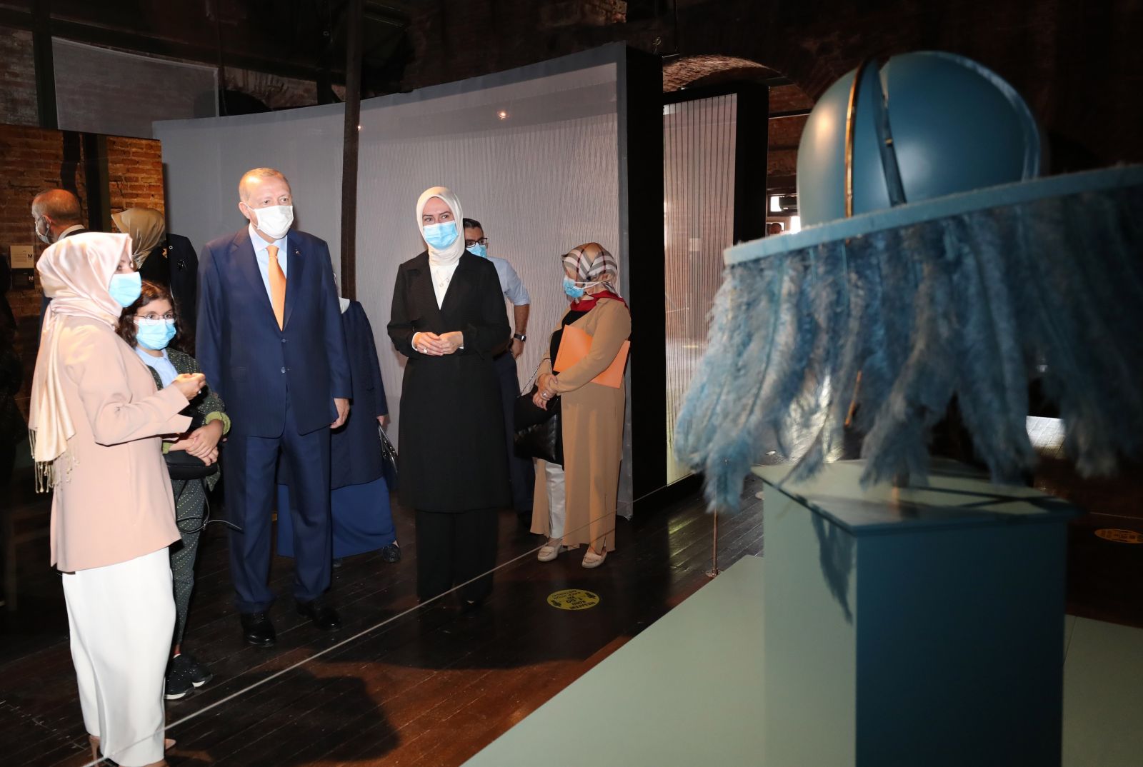 Cumhurbaşkanı Erdoğan 'Böyle Daha Güzelsin' sergisini gezdi