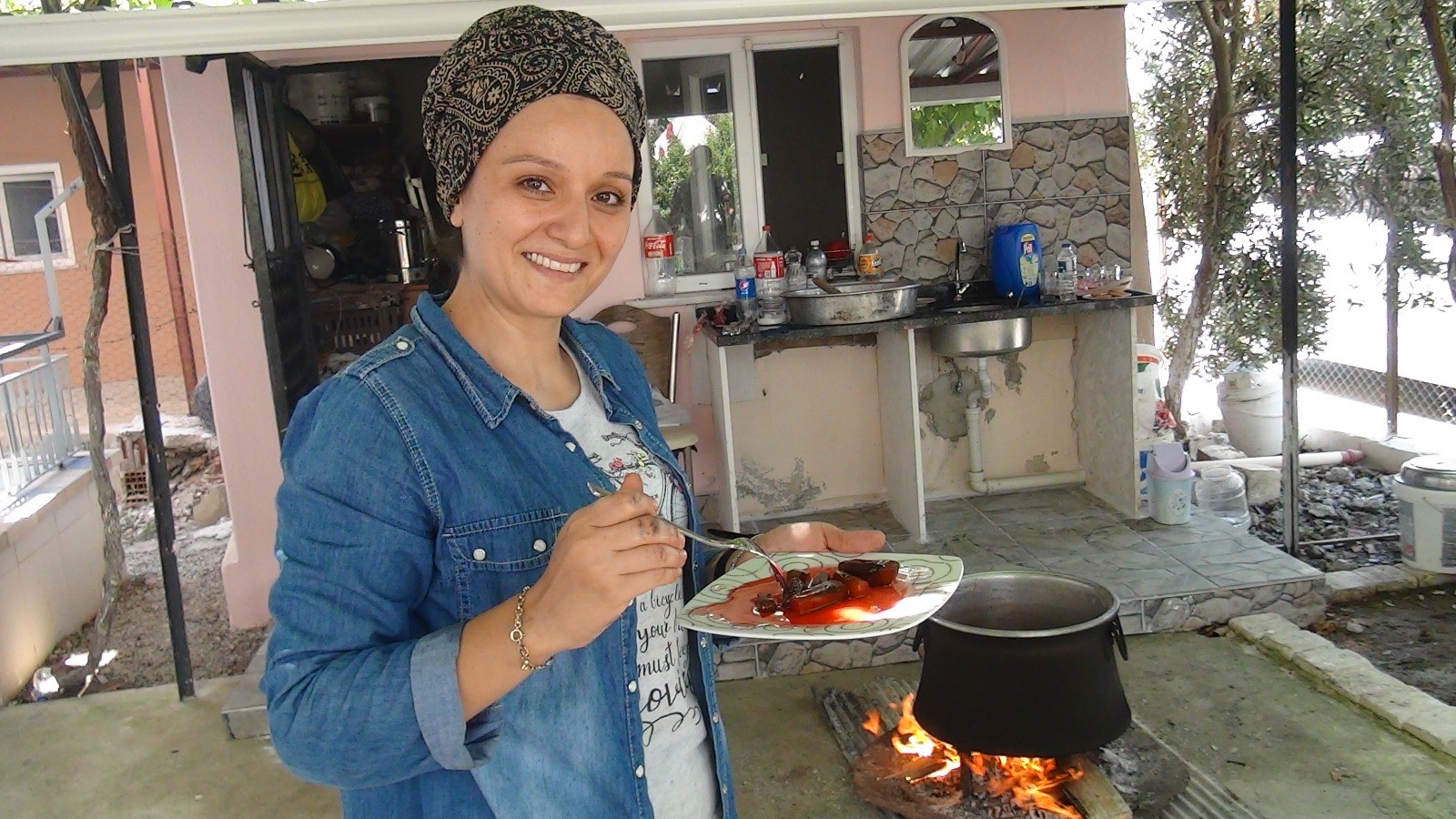 İşinden ayrılan öğretmen, yaptığı patlıcan reçeliyle girişimci oldu