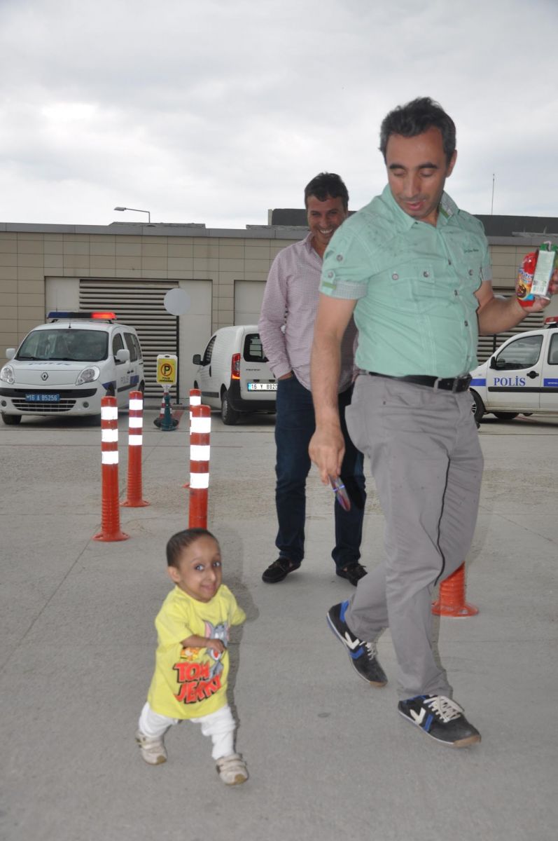 “Parmak çocuk” hayatını kaybetti