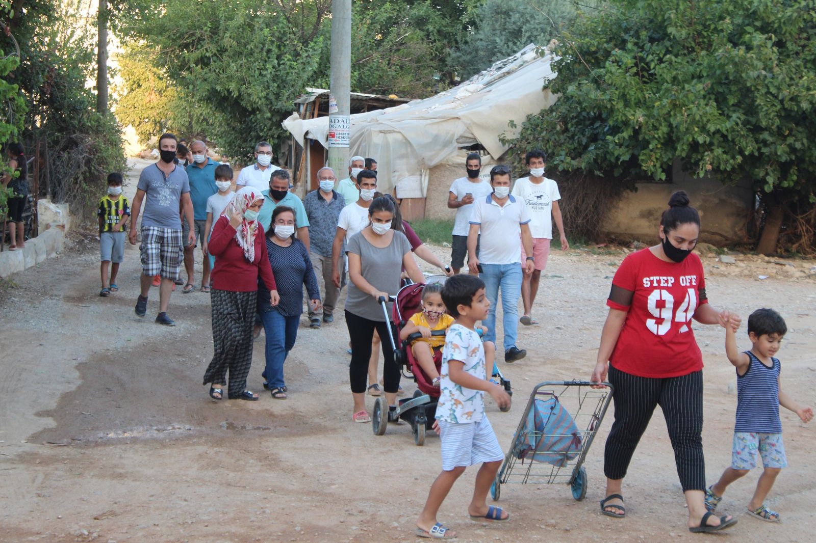 Antalya'da 60 haneli evin adresi yok: Biz varız ama yok gibiyiz