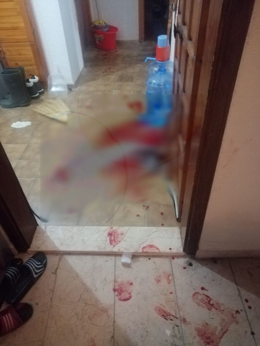 Evine girmeye çalışan kadını öldürdü