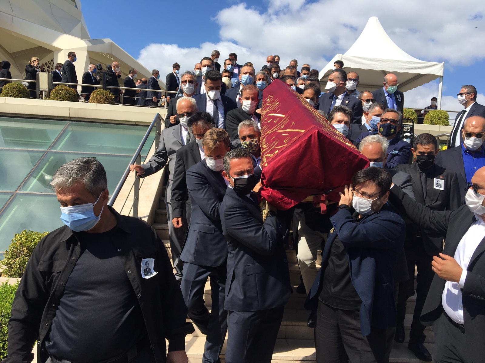 Suna Kıraç, son yolculuğuna uğurlandı Suna Kıraç, son yolculuğuna uğurlandı