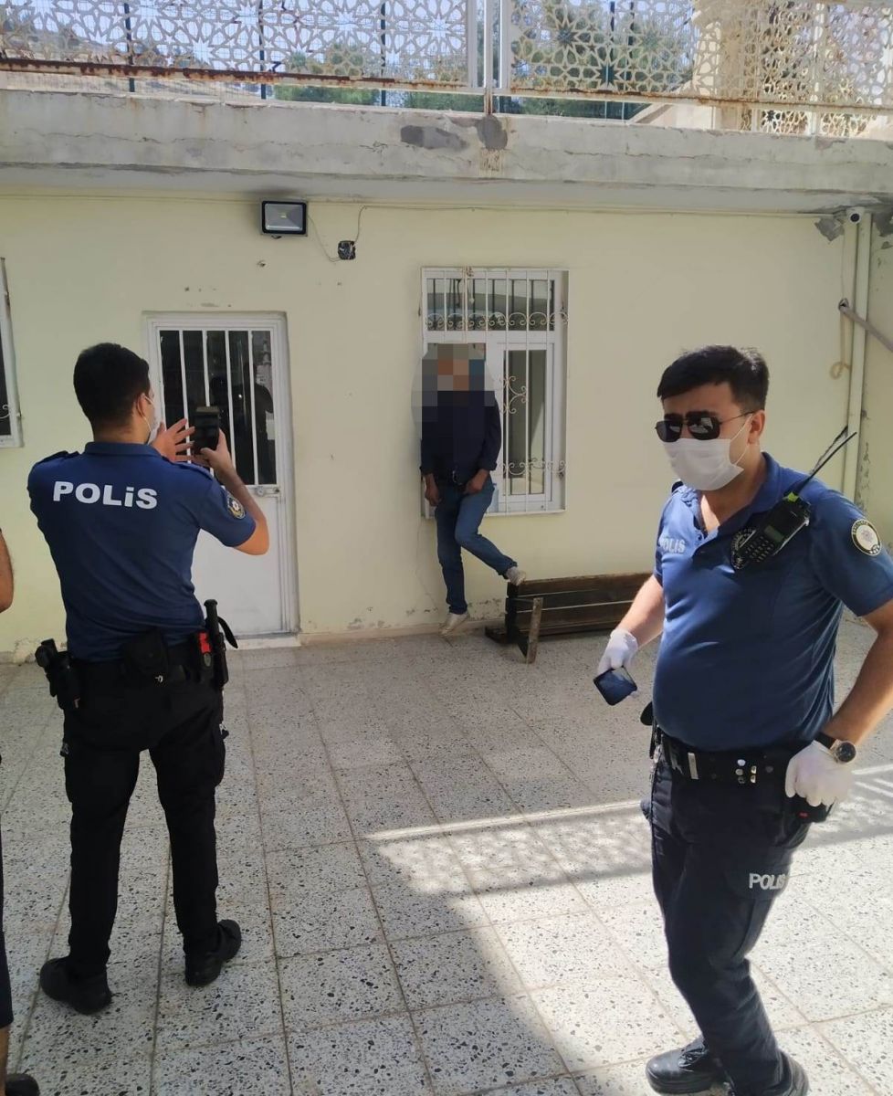 Cami avlusunda şoke eden görüntü