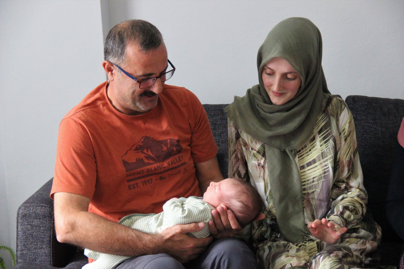 Tüm organları ters olan kadına, 'Ölürsün' dediler, bebeğini kucağına aldı
