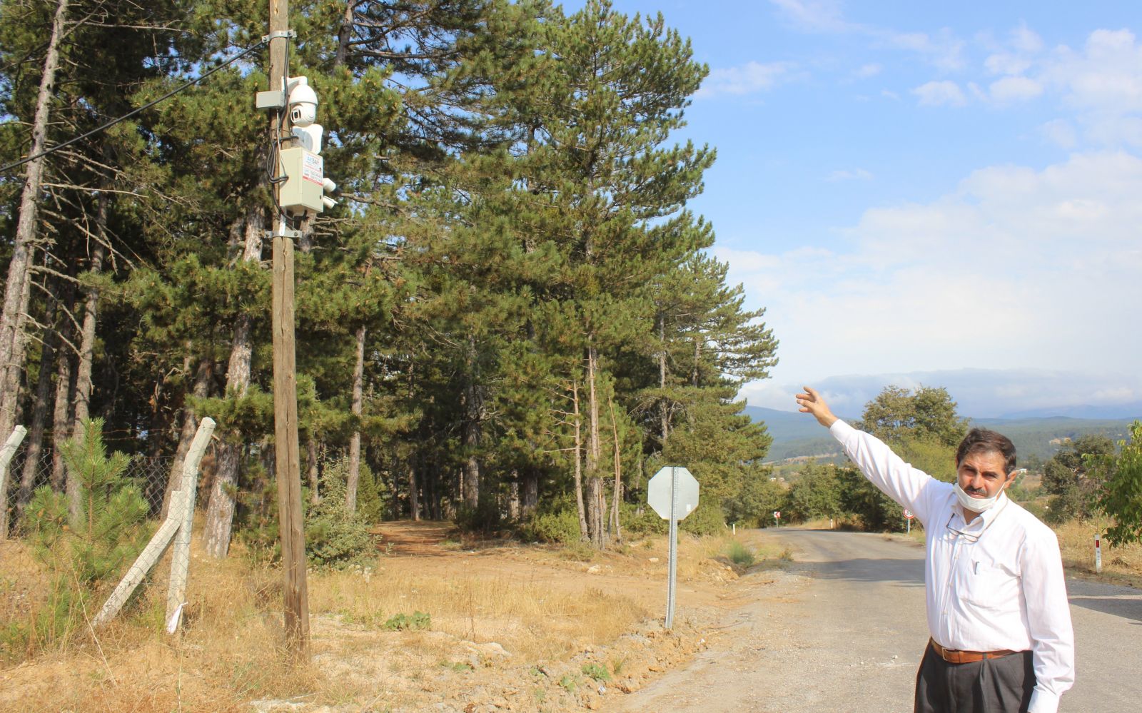 Hırsız ve definecilerden bıktı, köye Mobese sistemi kurdu